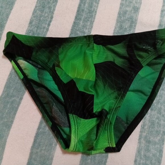 VINTAGE 1" SIDES SPEEDO SWIM BRIEF, SIZE 32", GREENS PATTERN (*) - (Pre-owned) - Picture 1 of 7